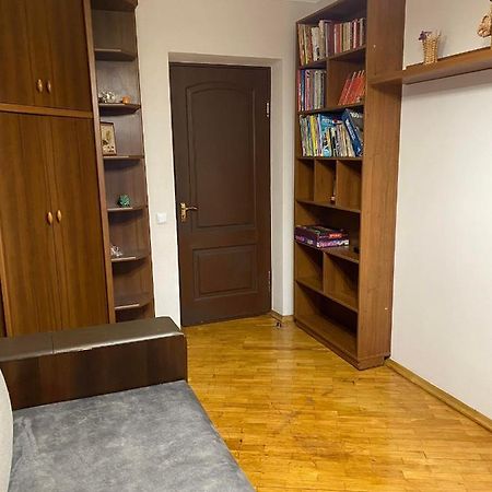 Apartment Next To Metro Station Pechersk Kiev Eksteriør billede
