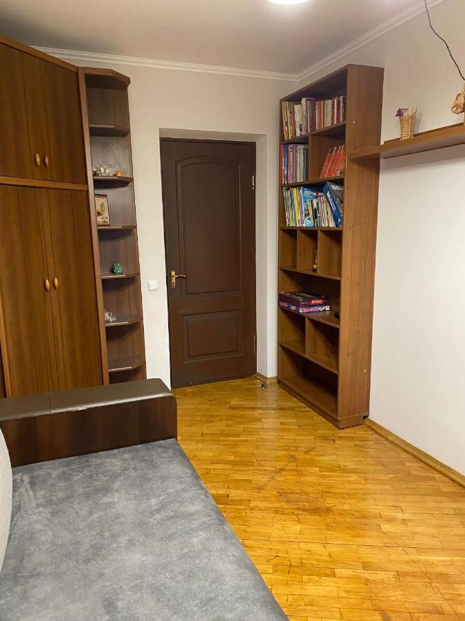 Apartment Next To Metro Station Pechersk Kiev Eksteriør billede